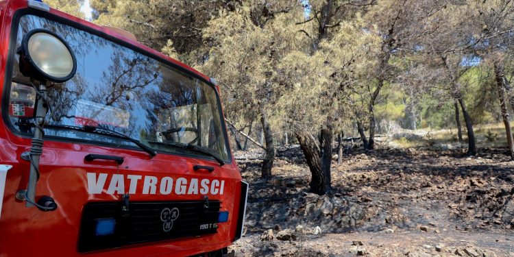 NOVE INFORMACIJE Požar kod Hotela Meden lokaliziran, ali još nije ugašen | NACIONAL.HR