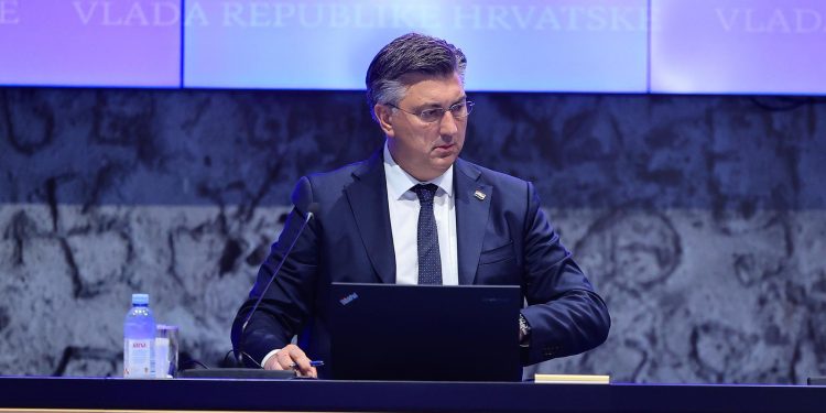 SJEDNICA VLADE Snažno nevrijeme poharalo Bošnjake, Plenković najavio pomoć: Riječ je o velikim štetama… | NACIONAL.HR