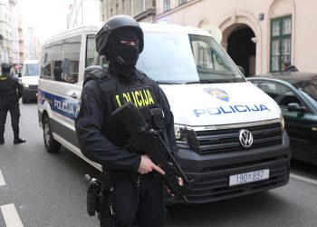 NARKOTIKA NA LOPATE Uskok optužio još dvojicu iz Cezarove skupine za preprodaju droge i oružja | NACIONAL.HR