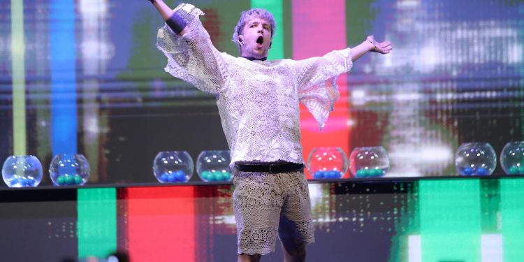 ROĐENDANSKI POKLON Baby Lasagna opjevao svoju omiljenu igračku, reagirala i zaručnica | NACIONAL.HR