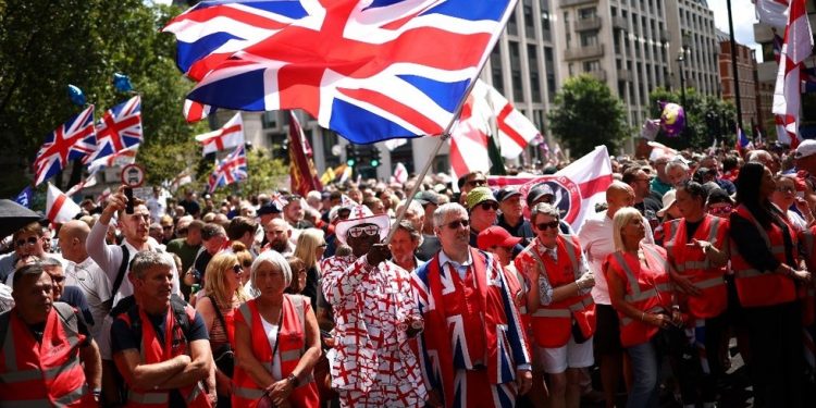 ‘Patrioti’ održali veliki skup u središtu Londona (VIDEO) — RT World News