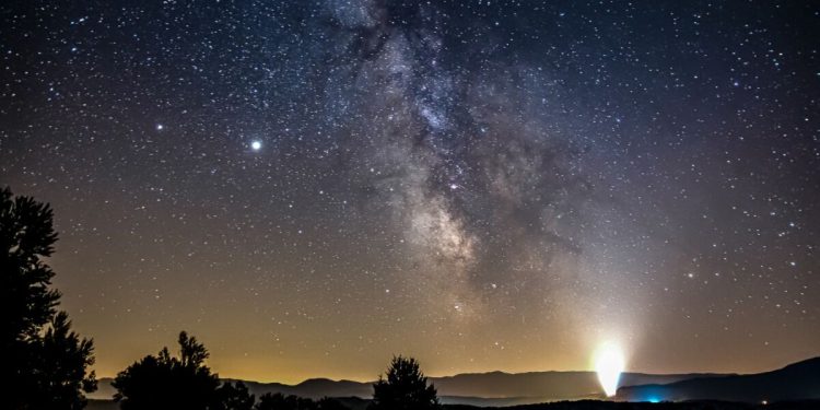 Perzeidi i predavanje dr. sc. Andreja Dundovića u Zvjezdanom selu Mosor