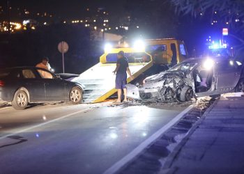 Pijan se zabio u auto u kojem su bila djeca: Liječnici se bore za život djevojčice