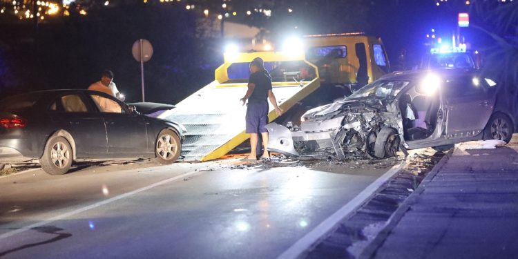 Pijan se zabio u auto u kojem su bila djeca: Liječnici se bore za život djevojčice