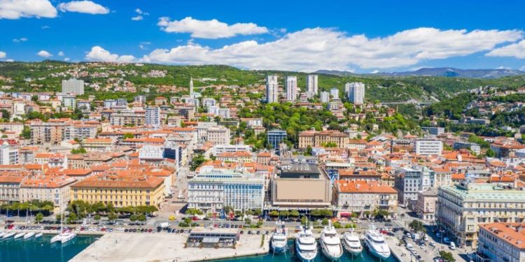 Pijani motorist teško ozlijeđen u Rijeci