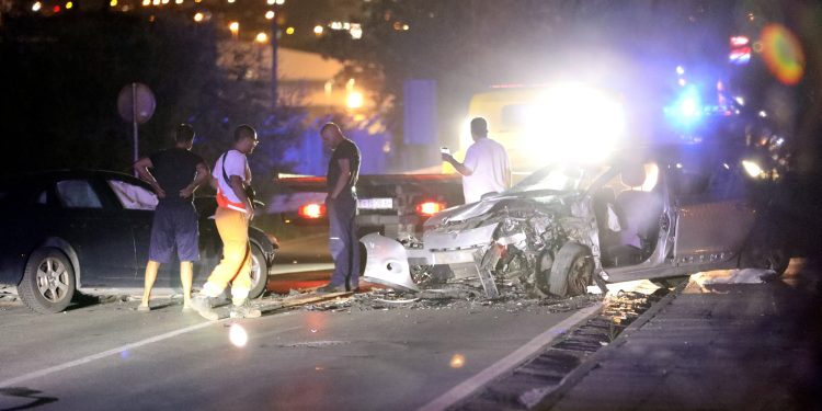 Pijani vozač se zabio u auto pun djece: Jednoj djevojčici se liječnici još uvijek bore za život