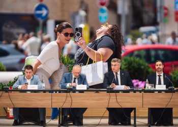 Plenković: “Turistički rezultati sjajni”; Ministar turizma: “Ne trebamo biti jeftiniji od Italije, ali…”