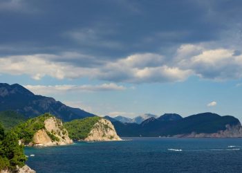 Pod Velebitom bura, nevere i osvježenje na moru