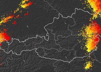 Pogledajte ‘neman’ koja je putovala prema Hrvatskoj: Zabilježeno 190.000 udara munja