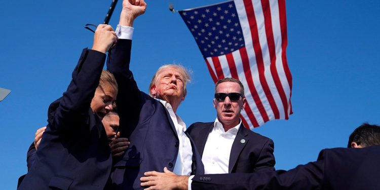 Pokušaj atentata na Trumpa: ‘Potpuni kaos’, novinska priča stara koliko i vrijeme