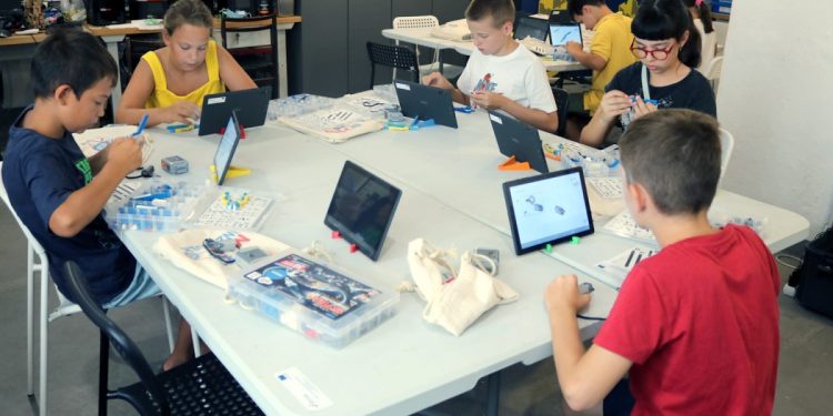 Polaznici STEM ljeta u ZTK postali mali inženjeri, sljedeći tjedan modelarstvo i pirografija te bioluminiscentni crteži