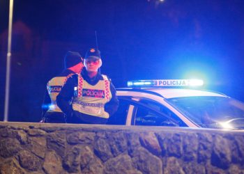 Policajci zaustavili vozača kod Kikovice: Kada su otvorili prtljažnik, ostali su u šoku