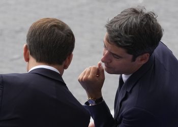 Politička kriza u Francuskoj: Premijer Attal podnio ostavku, ali ostaje na dužnosti