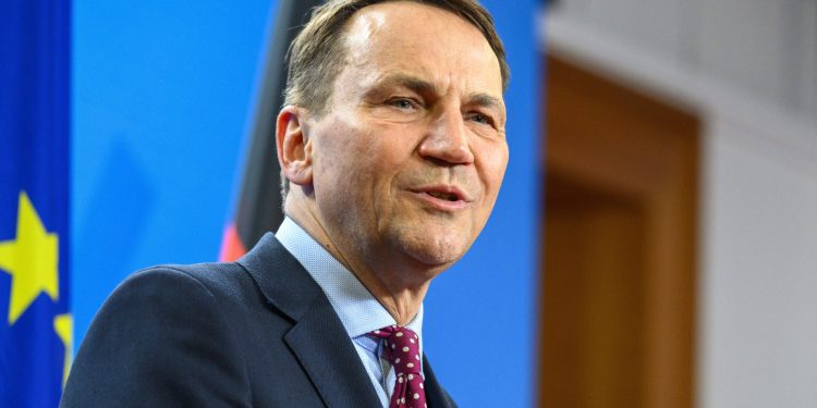 Poljska upozorila EU na ono što uskoro dolazi s one strane Atlantika. Ovog Poljaka svi moraju slušati