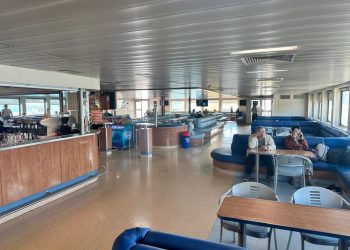 Popodne nije bilo gužve na trajektu za Supetar, blago rečeno. Iz Jadrolinije su nam otkrili podatke za ovaj vikend