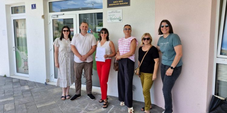 Potpisan prvi Kolektivni ugovor za radnice i radnike u dječjem vrtiću Dugopoljski maslačak u Dugopolju