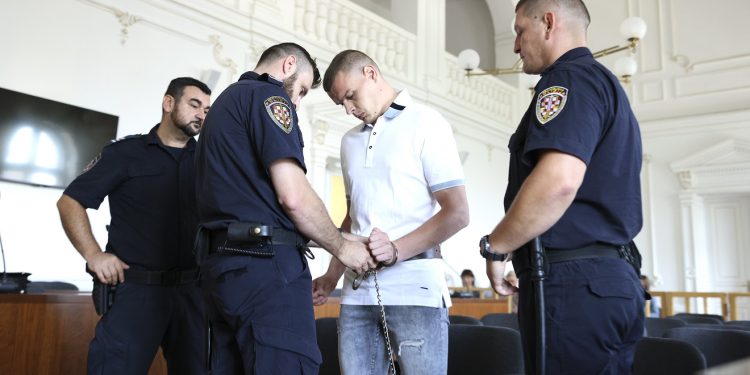 Potresna ispovijest roditelja ubijene Mihaele: ‘Gledao je kako umire i ništa nije napravio’