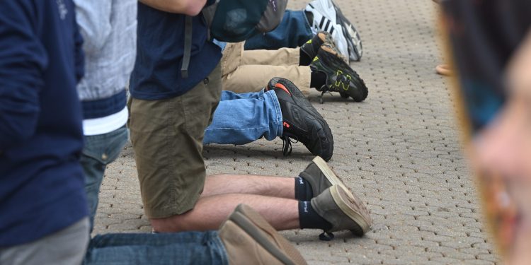 Povela se rasprava o kršenju prava molitelja na trgovima: ‘Jesu li ti muškarci zaslužili da se ih se uspoređuje sa životinjama’