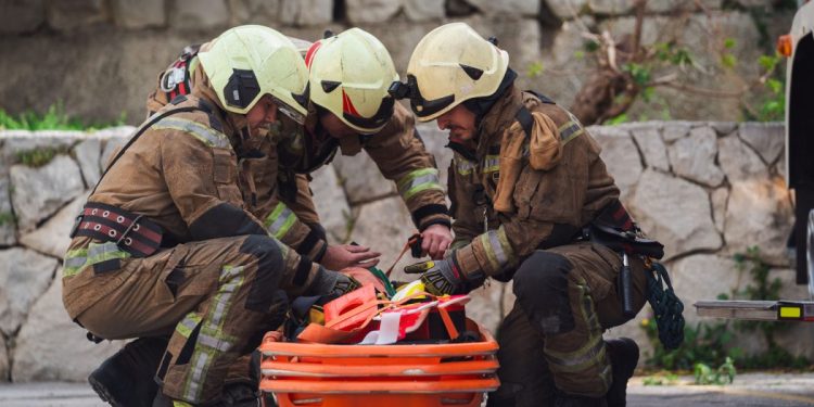 Požar kod Skradina: Jedan vatrogasac ozlijeđen, pronašli eksplozive iz Domovinskog rata