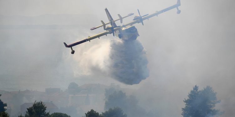 Požar na Pelješcu: ‘Zbog vjetra nije isključeno da ne bude kasnije problema’