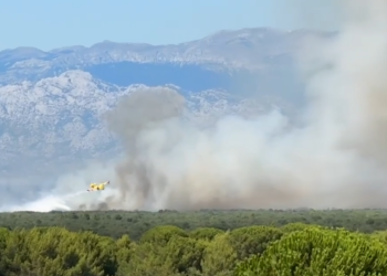Požar na zadarskom području se širi, pogledajte snimke