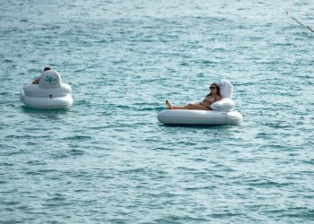 Priča počinje: Poljak i Čehinja otplovili na luftiću, nije dobro prošlo