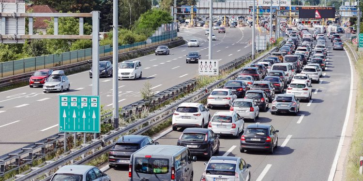 Pripremite živce na ogromne gužve: Na zagrebačkoj obilaznici kolona oko devet kilometara