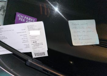 Prizor s parkirališta u Makarskoj razbjesnio mnoge u Hrvatskoj: ‘Gnjusan bezobrazluk’