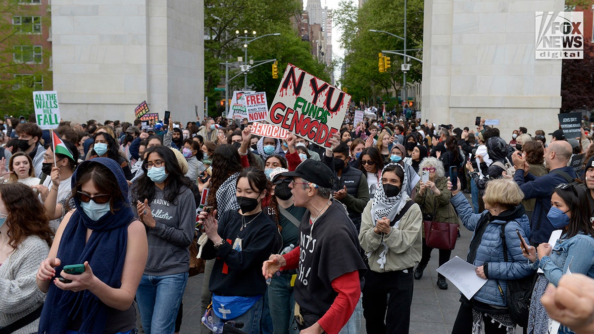 Protuizraelski prosvjednici okupljaju se u parku Washington Square u New Yorku