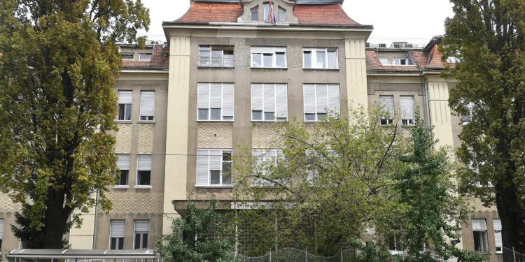 Pročelnik jedne od najvećih zagrebačkih bolnica iznenada podnio ostavku: ‘Ovdje se svi mrze’
