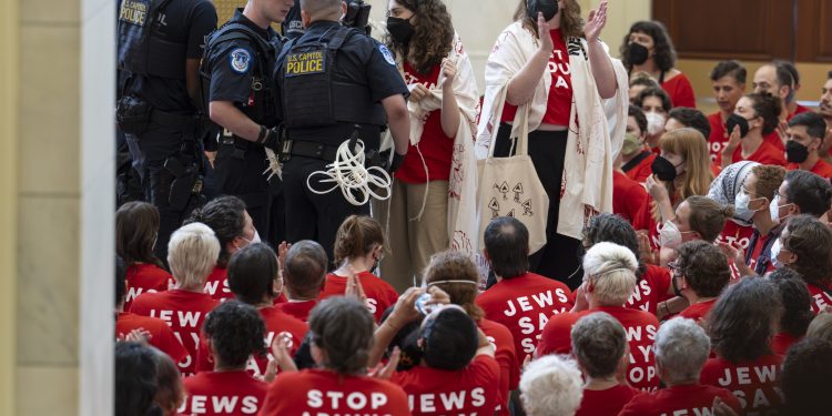 Prosvjedi u SAD-u za vrijeme posjete Netanyahua: Više uhićenih