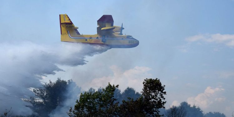 Protupožarne zračne snage gasile požar na Braču