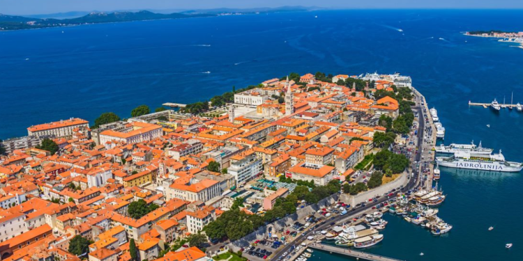 Prva generacija diplomskog studija “Organizacija u pomorstvu” Pomorskog odjela Sveučilišta u Zadru