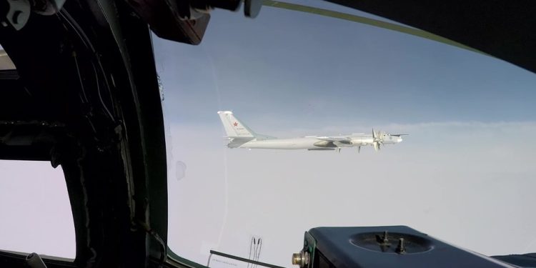 Putin komentira ruske patrolne letove — RT Rusija i bivši Sovjetski Savez