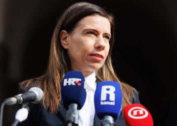 REKORDNE PLAĆE Katarina Peović: U Radničkoj fronti se od politike ne zarađuje. Baš bi bilo zanimljivo vidjeti… | NACIONAL.HR