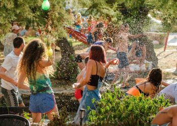 Rat vodenim balunima i koncert Šo!Mazgoona ovoga vikenda u Bobovišću na moru