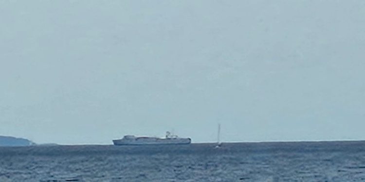 Remorker iz Trogira krenuo prema Oliveru: Pogledajte kako trajekt pluta usred kanala