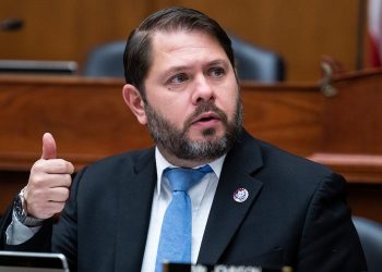 Republikanac pobjeđuje na predizborima za mjesto Rubena Gallega u Zastupničkom domu, ali i dalje nema šanse u studenom