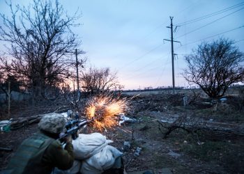 Rusi uništavaju avione na aerodromima i napreduju na terenu. Što se događa s ukrajinskim snagama?