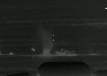 Ruski ratni brodovi digli u zrak ukrajinski pomorski dron (VIDEO) — RT Rusija i bivši Sovjetski Savez