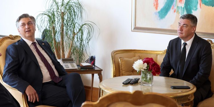 ŠOKANTAN DOKUMENT Šeparović upozorenjima dvaput kršio Ustav, Milanović je mogao biti premijerski kandidat | NACIONAL.HR