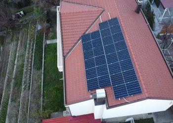 SOLARI NA KROVOVIMA U FBiH Ministar tvrdi da je interes velik, no nedostaje kapaciteta na prijenosnoj mreži