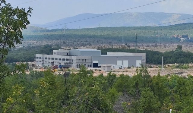 STIGLI STOJEVI I POLICIJA Umjesto u Kruševu, Podravka otvorila tvornicu u Varaždinu