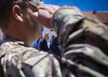 STRAŠNA SVJEDOČANSTVA Milanović odlikovao brigadu HVO-a čijim se pripadnicima sudilo za ratne zločine | NACIONAL.HR