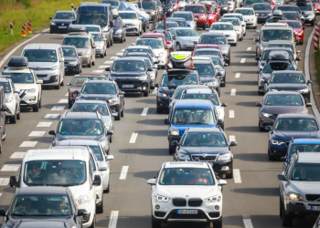 SUBOTNJA “ŠPICA” Velike gužve na cestama prema moru i u trajektnim lukama