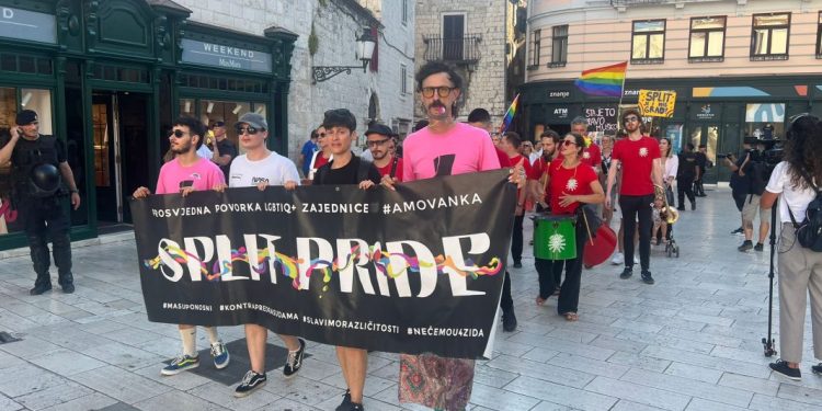 SUDIONICI POVORKE PONOSA SLOŽNI U JEDNOME “Peristil je ukaljan onima koji se mole da upravljaju našim životima”