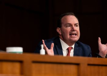 Senator upozorava na prijetnje dolaru koje uzrokuju SAD — RT World News