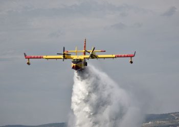 Šest protupožarnih aviona gasilo požare u Splitsko–dalmatinskoj županiji