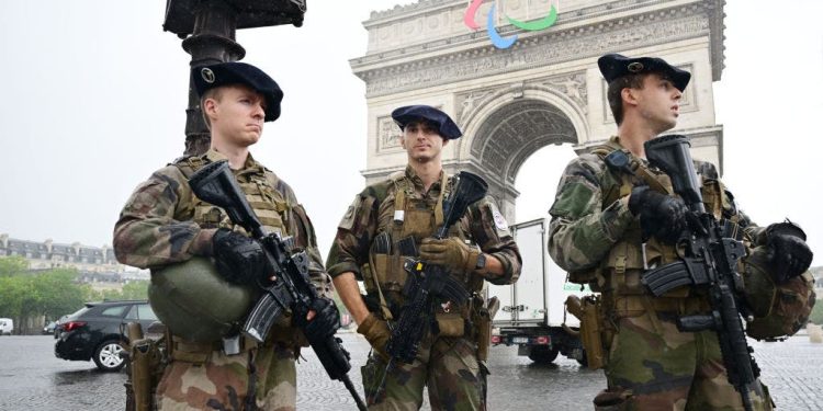 Sigurnosna zabrinutost oko Olimpijskih igara dovela je do uhićenja s francuskim vlastima u stanju pripravnosti