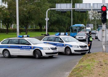 Sletjeli s ceste i zabili se u stup: Djevojka (17) poginula, za volanom je bio pijani maloljetnik